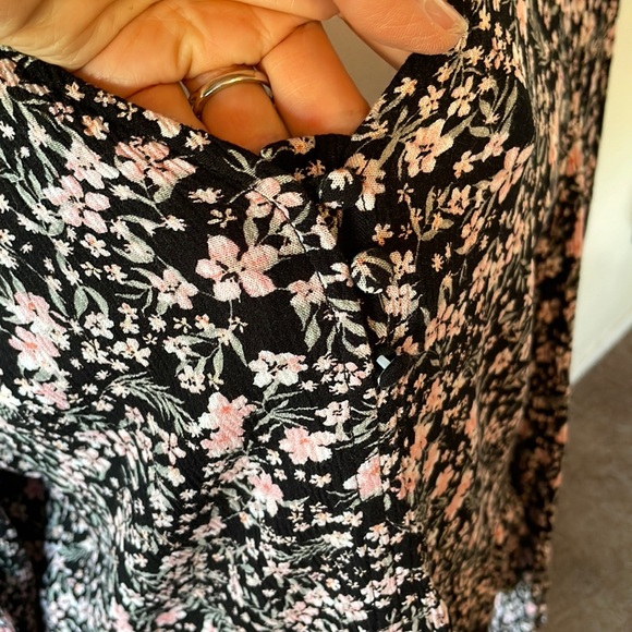 SO Flower Boho Top - Picture 4 of 8